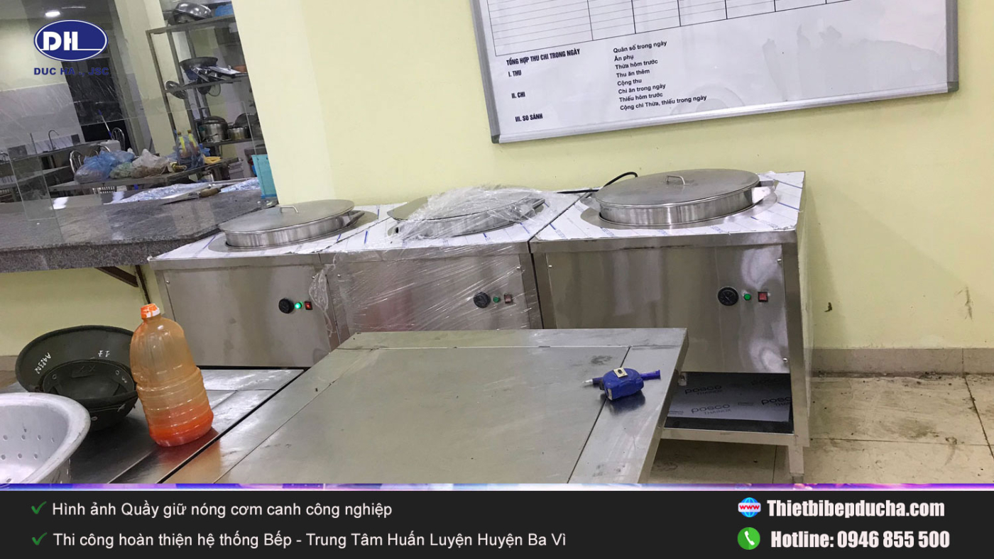 Quay-giu-nong-com-canh-bep-trung-tam-huan-luyen-huyen-ba-vi