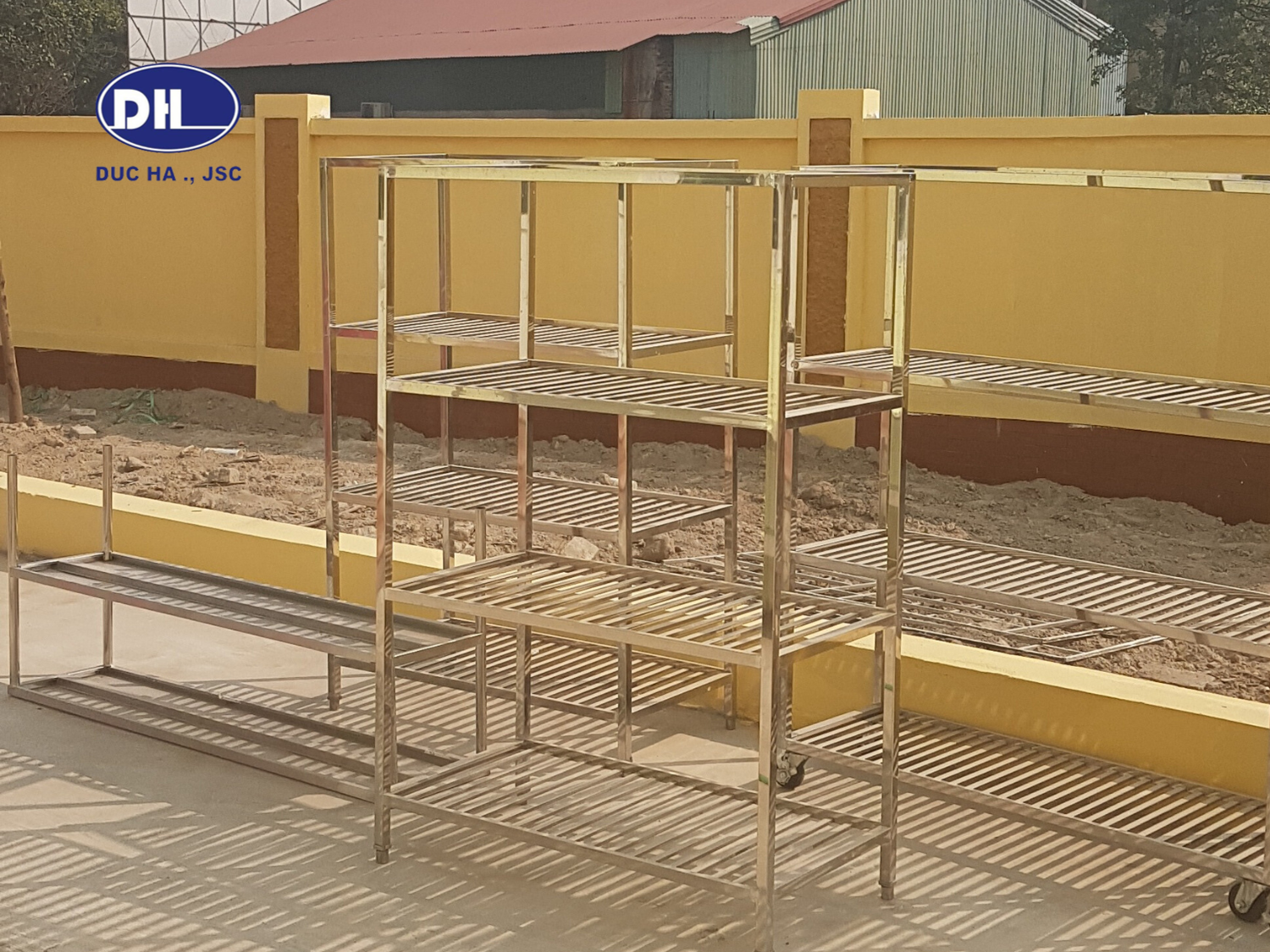 Khu kho - Giá nan 4 tầng trường Mầm Non Hoa Sen