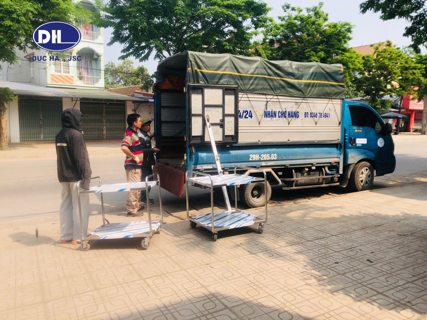 Giao hàng xe đẩy