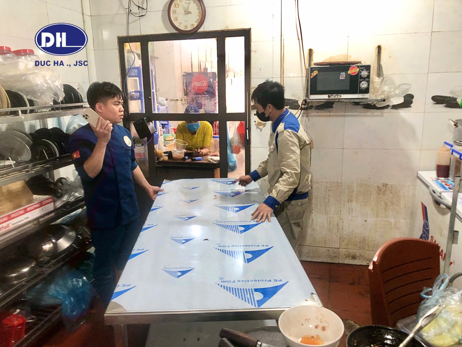 Thi công bếp ăn Nhà hàng 828 - Gà Tươi Mạnh Hoạch tại Thái Nguyên