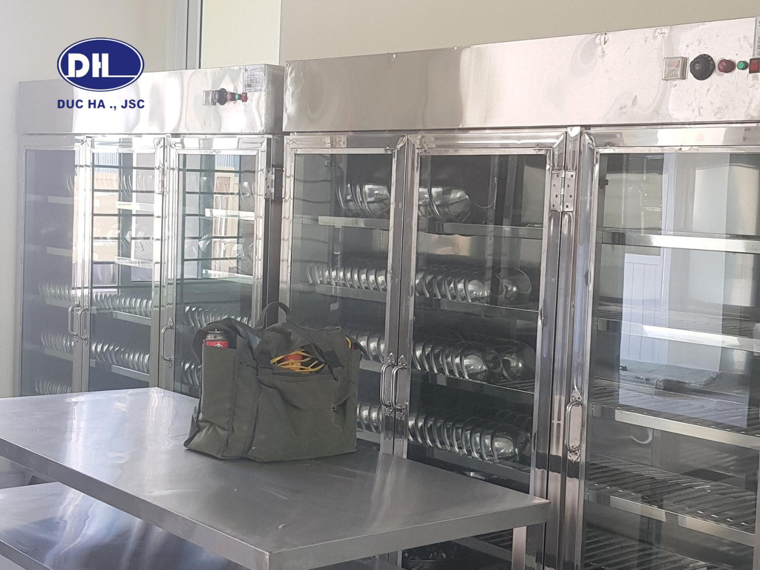 Tủ sấy bát đĩa 3 cánh kính