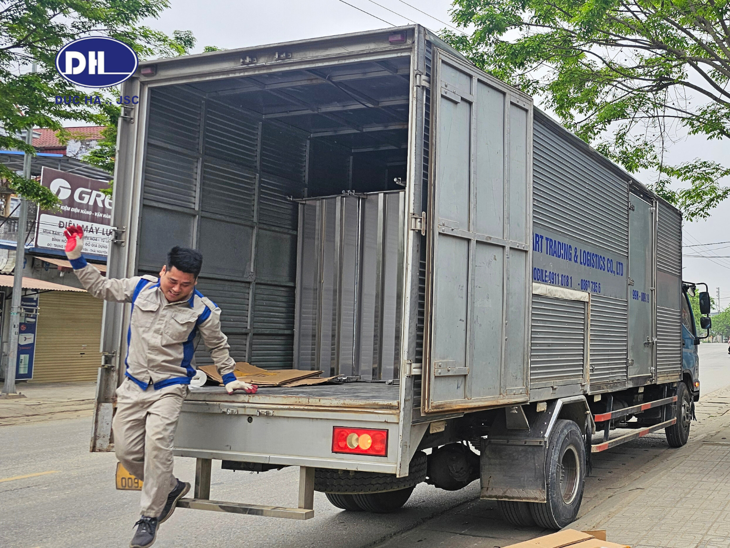 Hình ảnh giao hàng bếp ăn Công Ty Cổ Phần Thuận Đức ECO