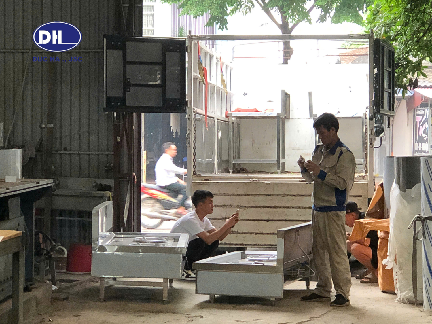 Ảnh Đức Hà giao hàng tại Bác Kạn