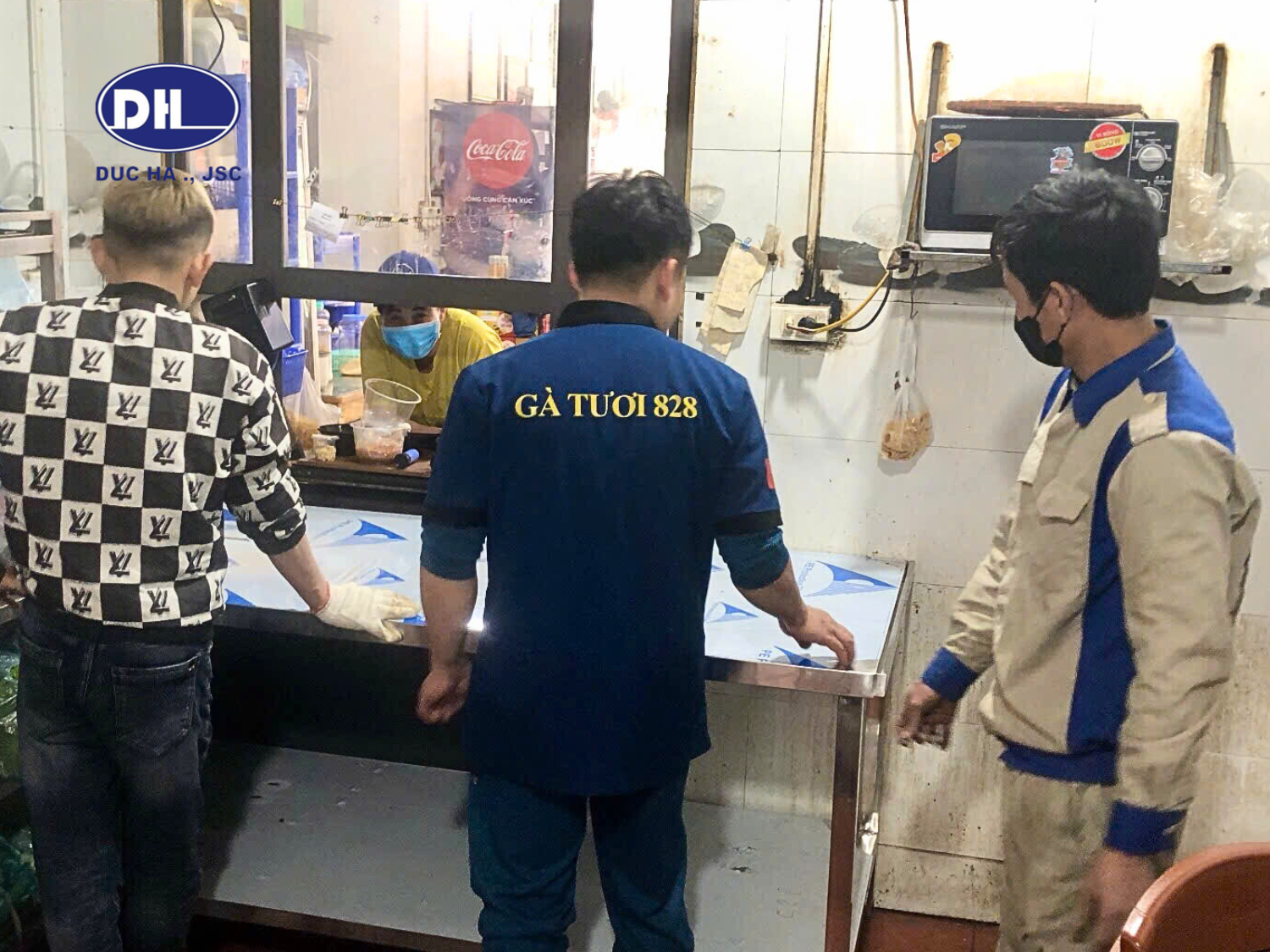 Thi công bếp ăn Nhà hàng 828 - Gà Tươi Mạnh Hoạch tại Thái Nguyên