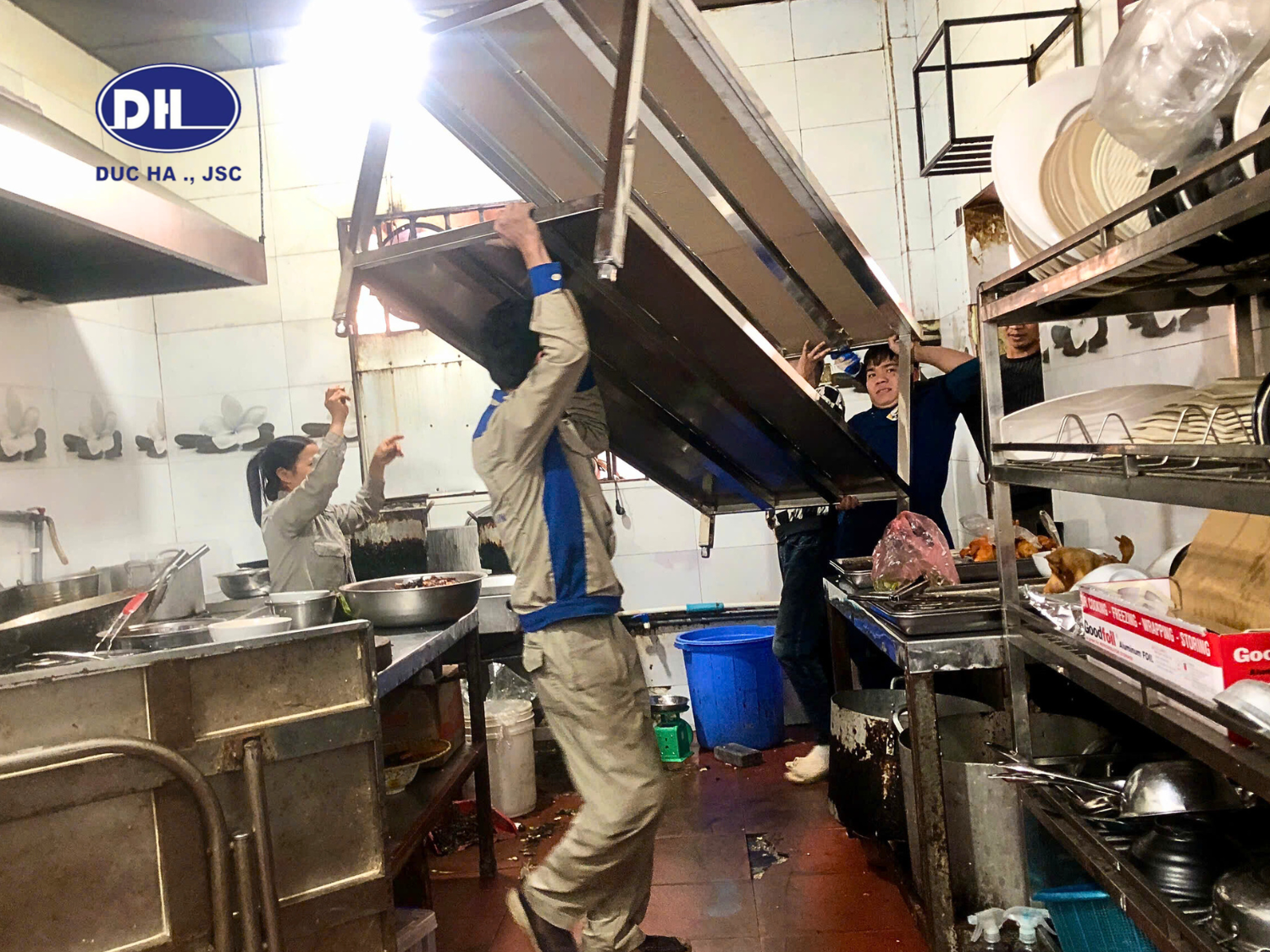 Thi công bếp ăn Nhà hàng 828 - Gà Tươi Mạnh Hoạch tại Thái Nguyên