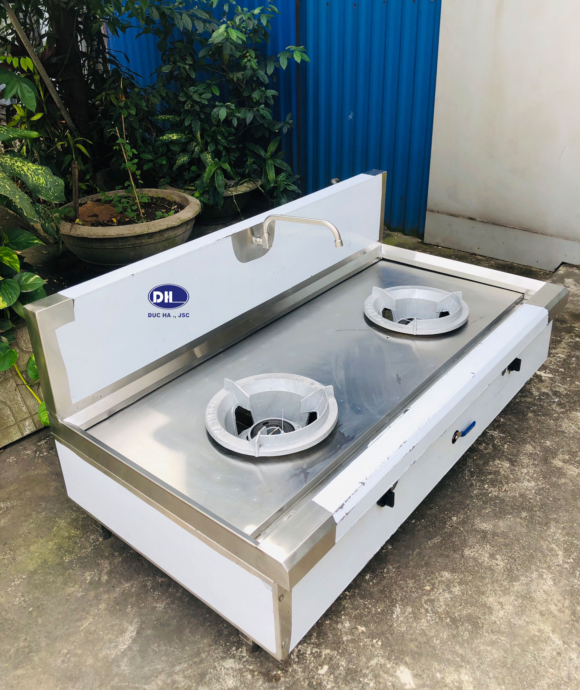 Bếp á 2 họng chân thấp