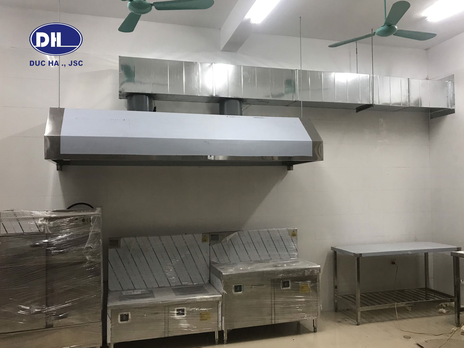 thi công bếp Á công nghiệp theo đúng tiêu chuẩn một chiều