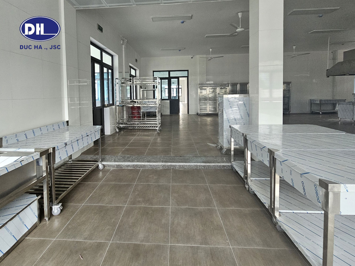 Tiêu chuẩn thiết kế bếp Á công nghiệp theo quy trình bếp một chiều