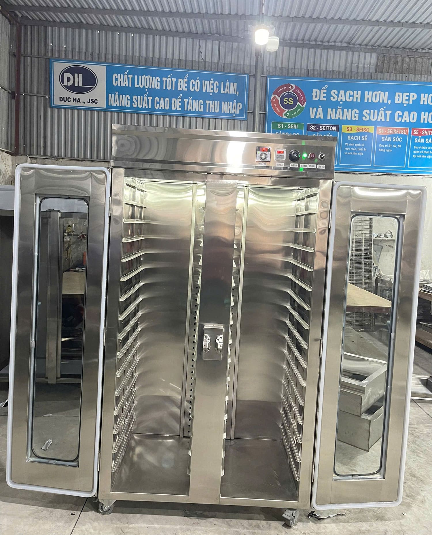 Một số ảnh hoàn thiện Tủ hâm nóng thức ăn công nghiệp tại xưởng Đức Hà