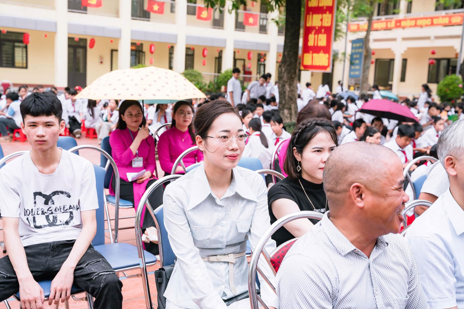 Đức Hà Trao Quà Cho Học Sinh Nghèo Vượt Khó Tại Trung Thành