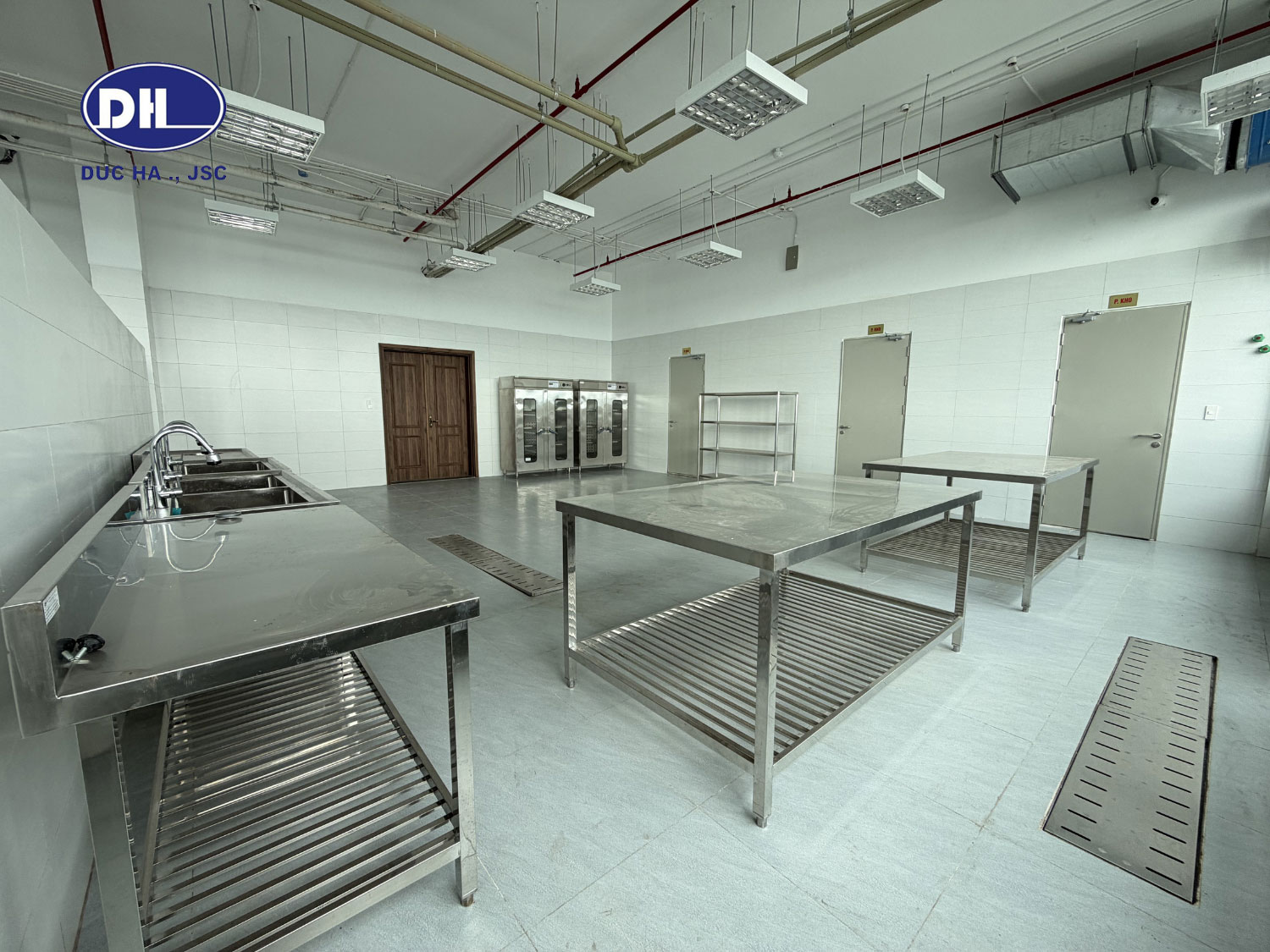 Thi công bếp ăn Nhà khách Ban Chỉ huy Quân sự tỉnh Thái Nguyên